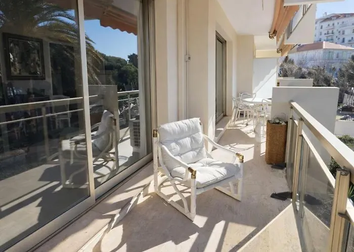 Lägenhet Les Terrasses De La Pinede, T3, 4p, & Pinede
