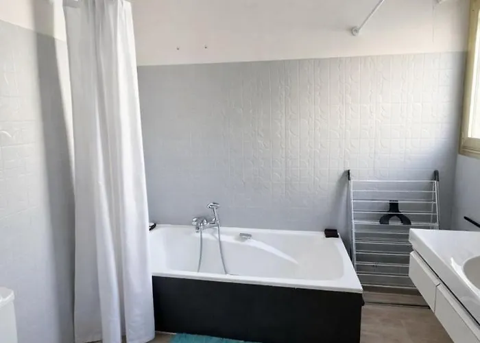 Les Terrasses De La Pinede, T3, 4p, & Pinede Апартаменты *